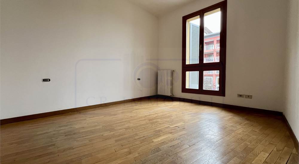 SECONDA CAMERA