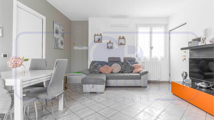 TRILOCALE SU DUE LIVELLI IN CENTRO